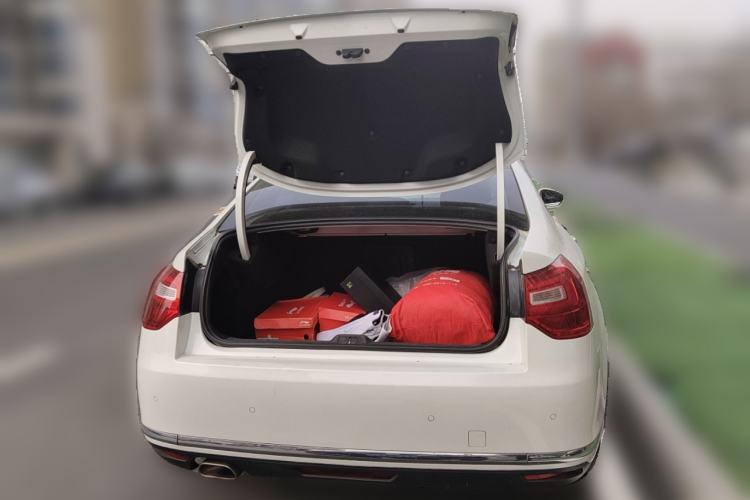 Used Citroen C5 2013 2.0L Automatic Luxury Model Trunk