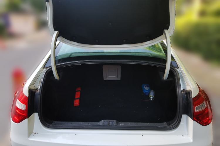 Used Citroen C5 2013 2.3L Automatic Zunyu Model Trunk