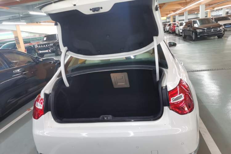 Used Citroen C5 2013 2.0L Automatic Luxury Model Trunk