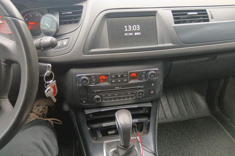Used Citroen C5 2014 1.6T Automatic Luxury Model Audio And AC Panel