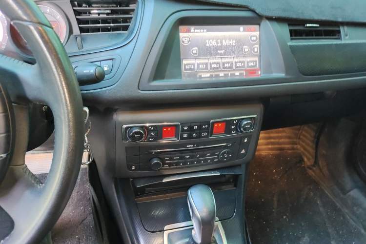 Used Citroen C5 2014 1.6T Automatic Luxury Model Audio And AC Panel