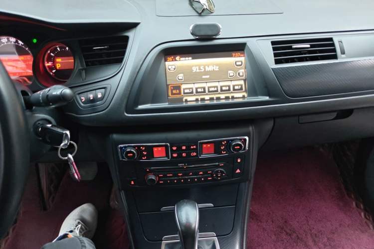 Used Citroen C5 2014 1.6T Automatic Luxury Model Audio And AC Panel
