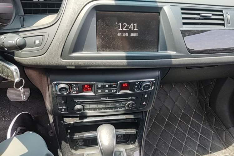 Used Citroen C5 2014 2.0L Automatic Luxury Edition Audio And AC Panel