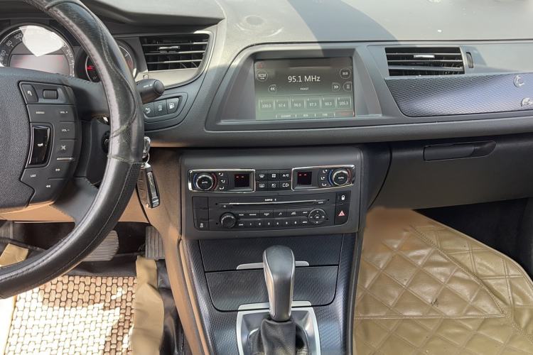 Used Citroen C5 2014 1.6T Automatic Luxury Model Audio And AC Panel