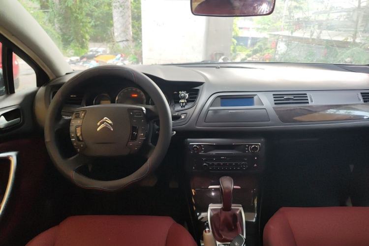 Used Citroen C5 2014 2.0L Automatic Zunyue Model Center Console