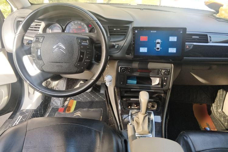 Used Citroen C5 2014 2.0L Automatic Zunyue Model Center Console
