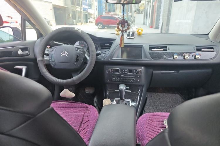 Used Citroen C5 2014 2.0L Automatic Luxury Edition Center Console