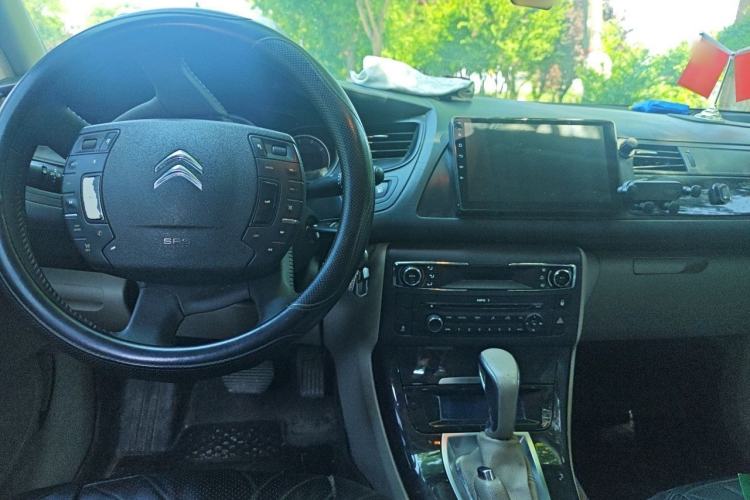 Used Citroen C5 2014 2.0L Automatic Zunyue Model Center Console