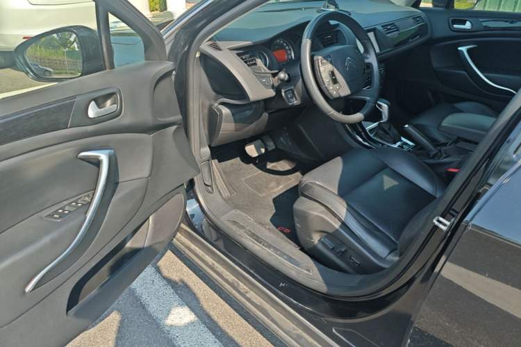 Used Citroen C5 2014 2.0L Automatic Luxury Edition Driver Seat