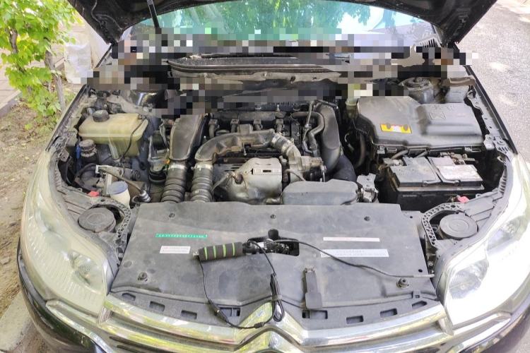 Used Citroen C5 2014 1.6T Automatic Luxury Model Engine Bay