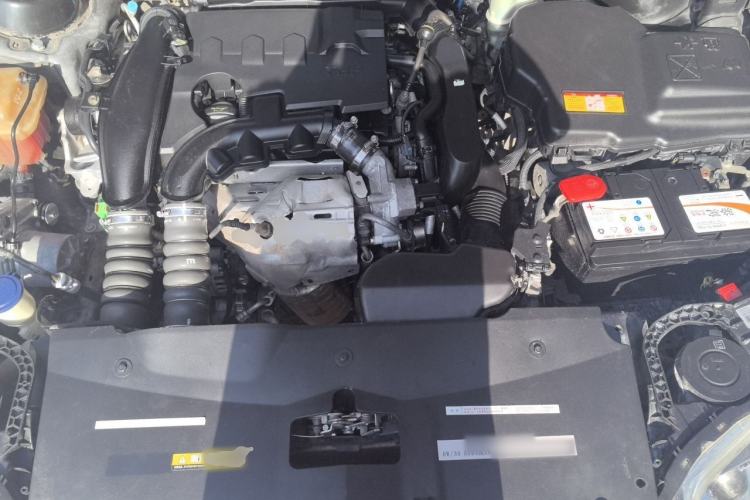 Used Citroen C5 2014 1.6T Automatic Luxury Model Engine Bay