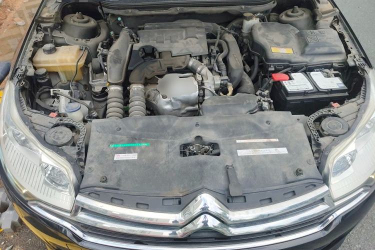 Used Citroen C5 2014 1.6T Automatic Luxury Model Engine Bay