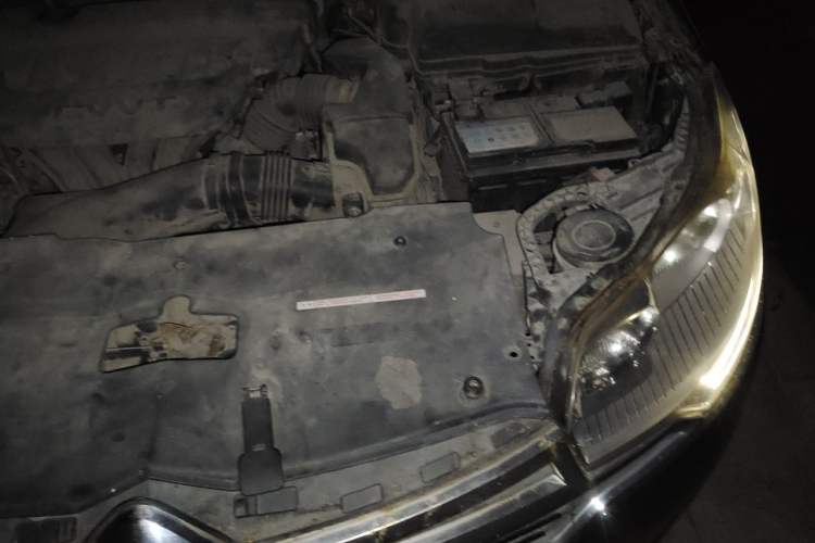 Used Citroen C5 2014 2.0L Automatic Luxury Edition Engine Bay Left