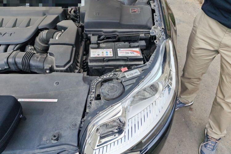 Used Citroen C5 2014 2.0L Automatic Luxury Edition Engine Bay Left