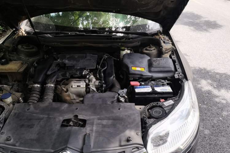 Used Citroen C5 2014 1.6T Automatic Luxury Model Engine Bay Left