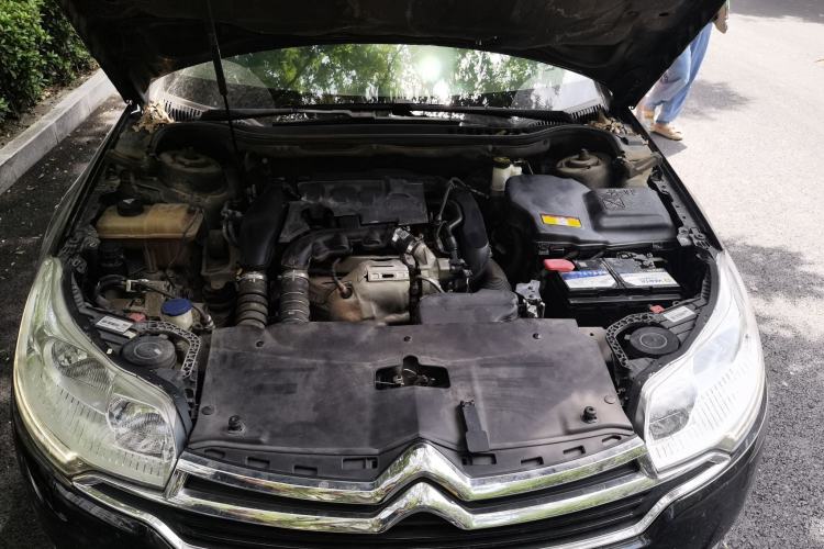 Used Citroen C5 2014 1.6T Automatic Luxury Model Engine Bay