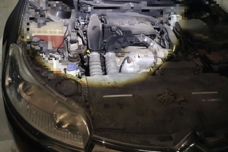 Used Citroen C5 2014 1.6T Automatic Luxury Model Engine Bay Right