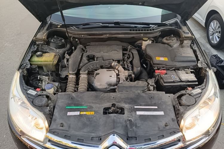Used Citroen C5 2014 1.6T Automatic Luxury Model Engine Bay