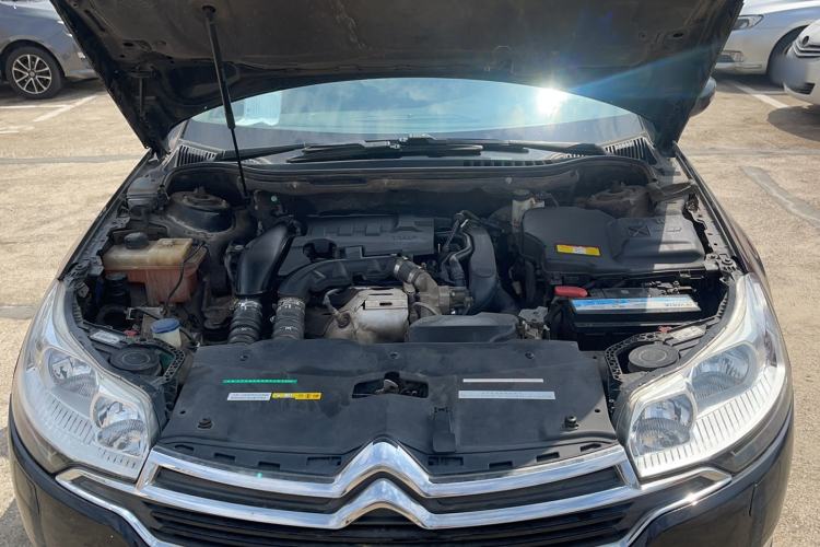 Used Citroen C5 2014 1.6T Automatic Luxury Model Engine Bay