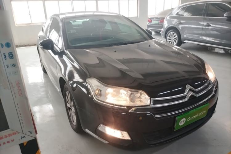 Used Citroen C5 2014 1.6T Automatic Luxury Model Front Right 45 Deg
