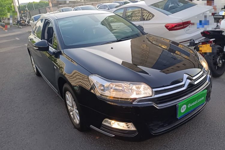 Used Citroen C5 2014 1.6T Automatic Luxury Model Front Right 45 Deg