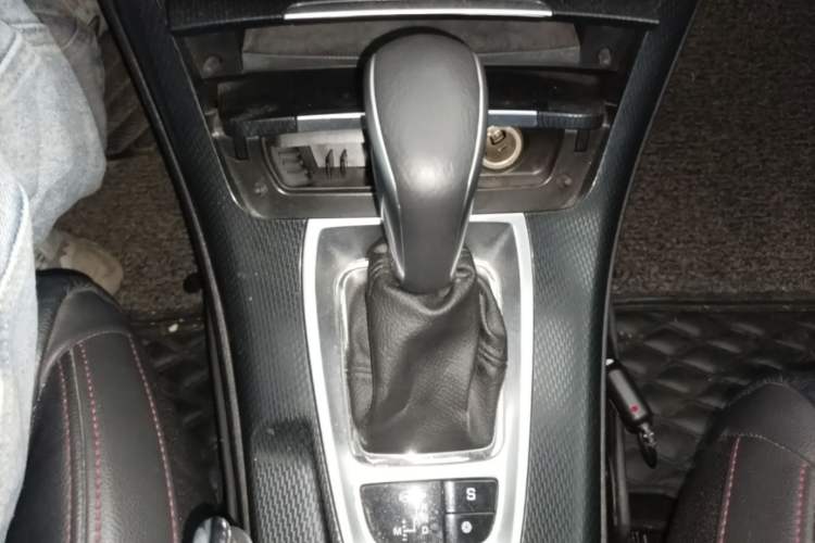 Used Citroen C5 2014 1.6T Automatic Luxury Model Gear Lever