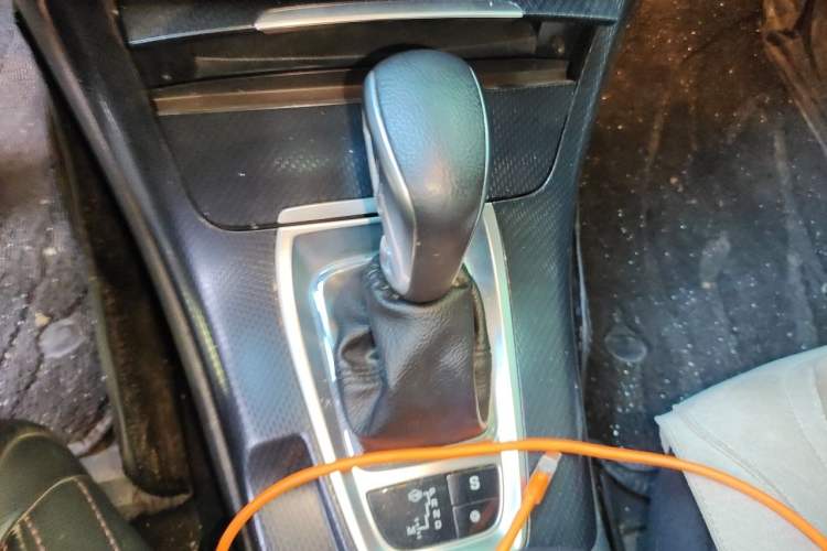 Used Citroen C5 2014 1.6T Automatic Luxury Model Gear Lever