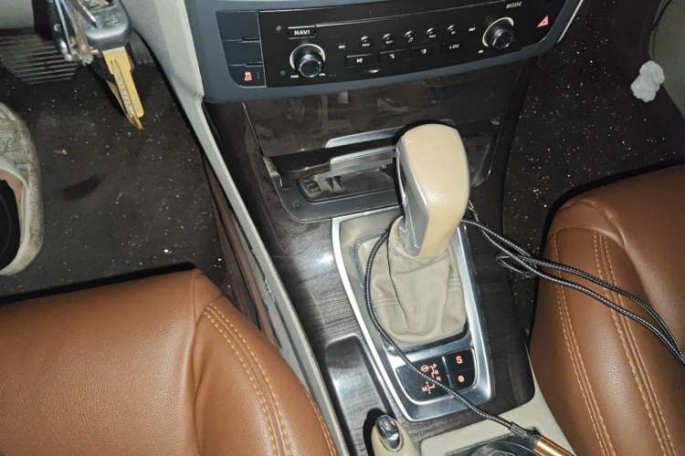 Used Citroen C5 2014 2.0L Automatic Zunyue Model Gear Lever