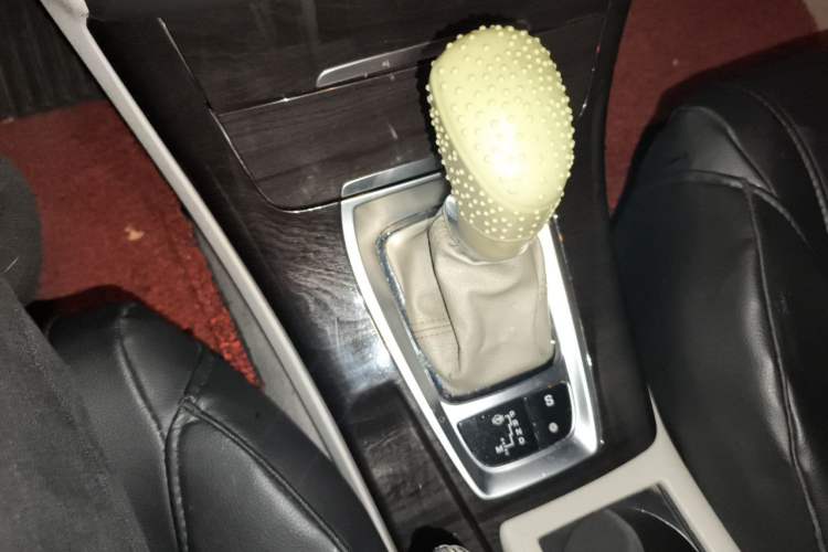 Used Citroen C5 2014 2.0L Automatic Zunyue Model Gear Lever