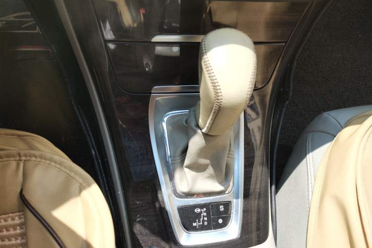 Used Citroen C5 2014 2.0L Automatic Zunyue Model Gear Lever