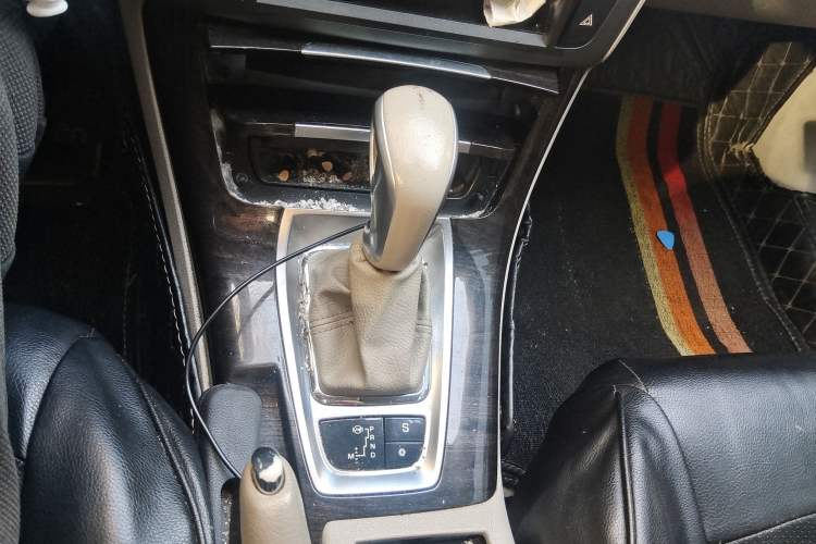 Used Citroen C5 2014 2.0L Automatic Zunyue Model Gear Lever