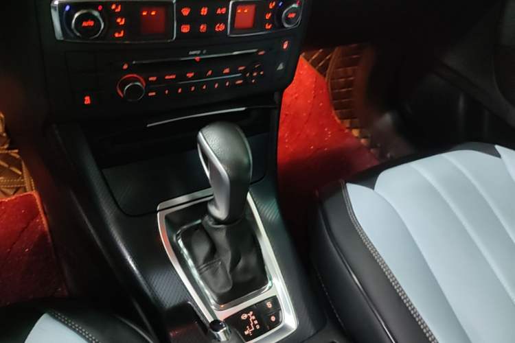 Used Citroen C5 2014 1.6T Automatic Luxury Model Gear Lever