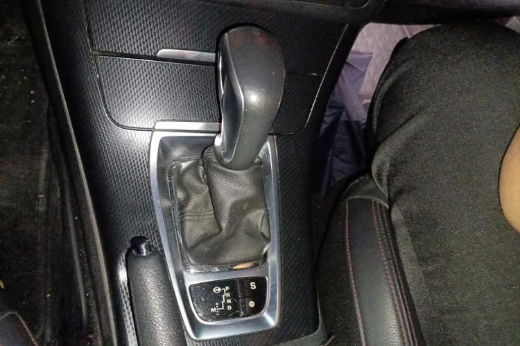 Used Citroen C5 2014 1.6T Automatic Luxury Model Gear Lever