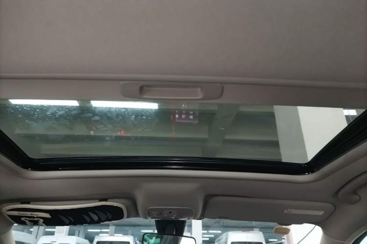 Used Citroen C5 2014 1.6T Automatic Luxury Model Headliner
