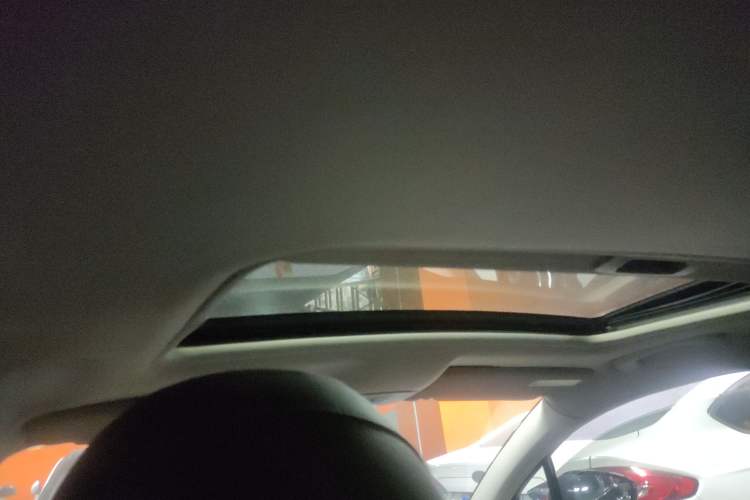 Used Citroen C5 2014 1.6T Automatic Luxury Model Headliner