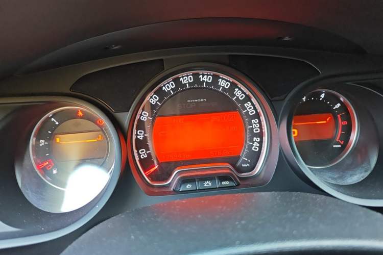 Used Citroen C5 2014 1.6T Automatic Luxury Model Instrument Cluster