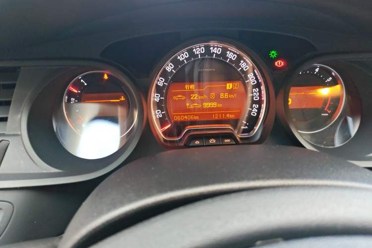 Used Citroen C5 2014 2.0L Automatic Luxury Edition Odometer Close Up