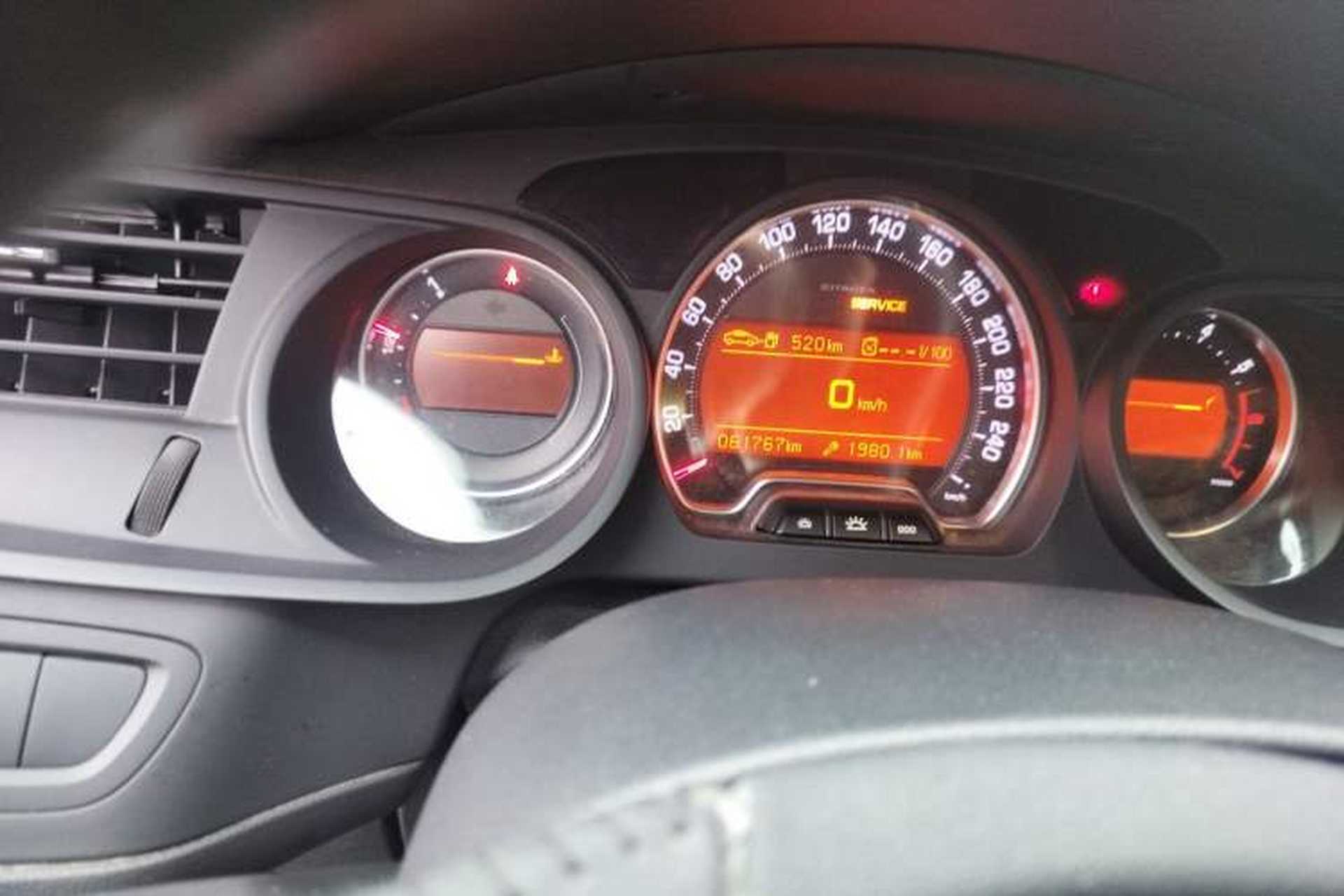 Used Citroen C5 2014 2.0L Automatic Luxury Edition Odometer Close Up