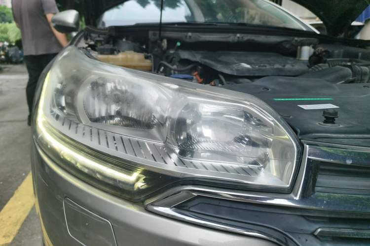 Used Citroen C5 2014 2.0L Automatic Luxury Edition Right Front Headlight