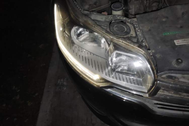 Used Citroen C5 2014 2.0L Automatic Luxury Edition Right Front Headlight