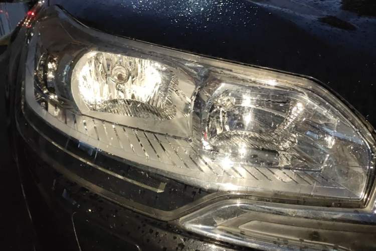 Used Citroen C5 2014 2.0L Automatic Luxury Edition Right Front Headlight