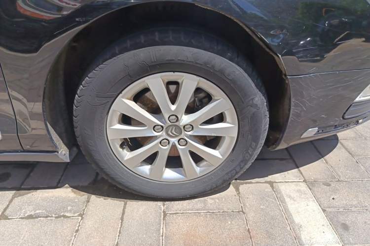 Used Citroen C5 2014 1.6T Automatic Luxury Model Right Front Wheel Hub