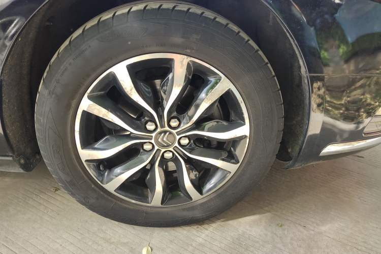 Used Citroen C5 2014 1.6T Automatic Prestige Model Right Front Wheel Hub