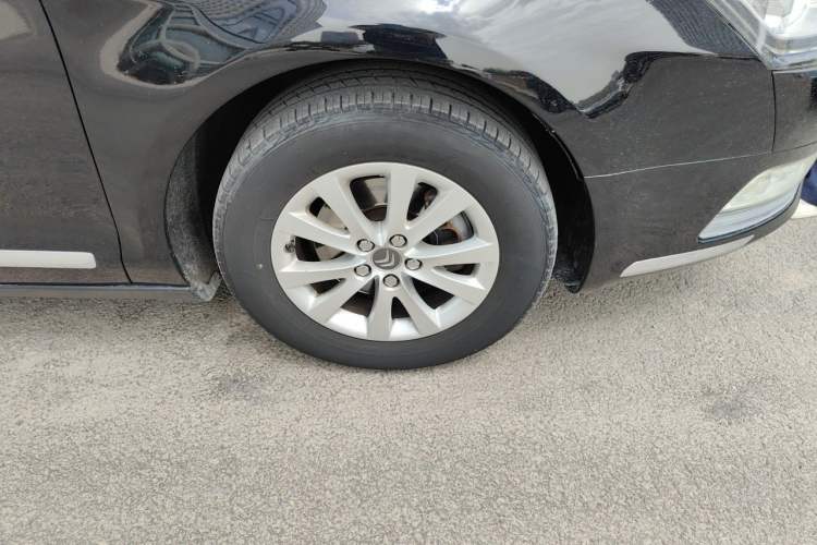 Used Citroen C5 2014 2.0L Automatic Luxury Edition Right Front Wheel Hub