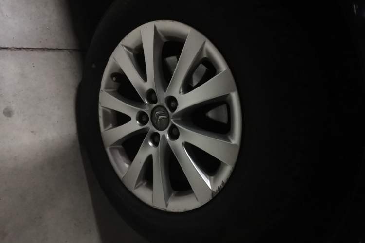 Used Citroen C5 2014 1.6T Automatic Luxury Model Right Front Wheel Hub