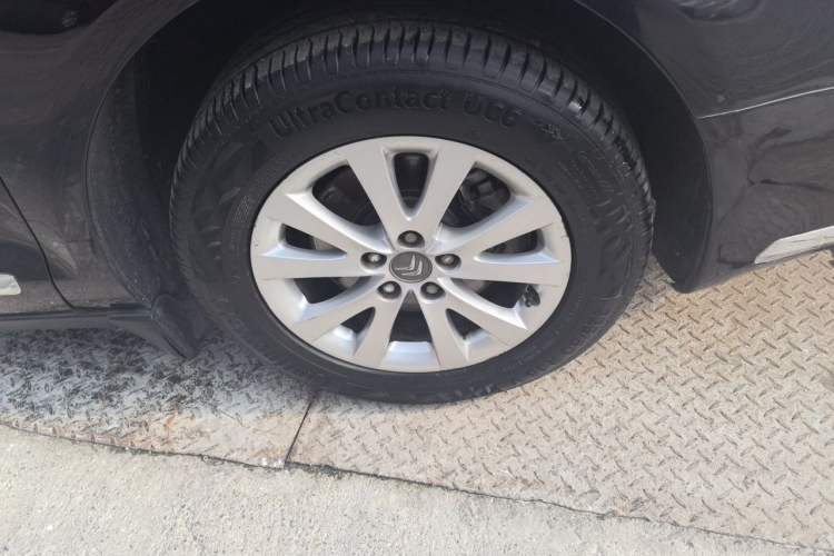 Used Citroen C5 2014 1.6T Automatic Luxury Model Right Front Wheel Hub