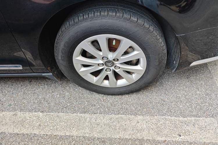 Used Citroen C5 2014 1.6T Automatic Luxury Model Right Front Wheel Hub