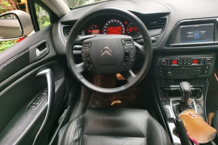 Used Citroen C5 2014 2.0L Automatic Luxury Edition Steering Wheel