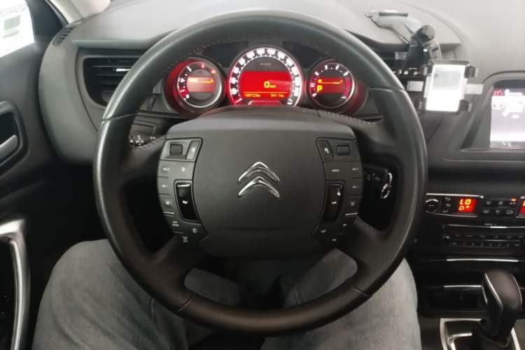 Used Citroen C5 2014 1.6T Automatic Luxury Model Steering Wheel