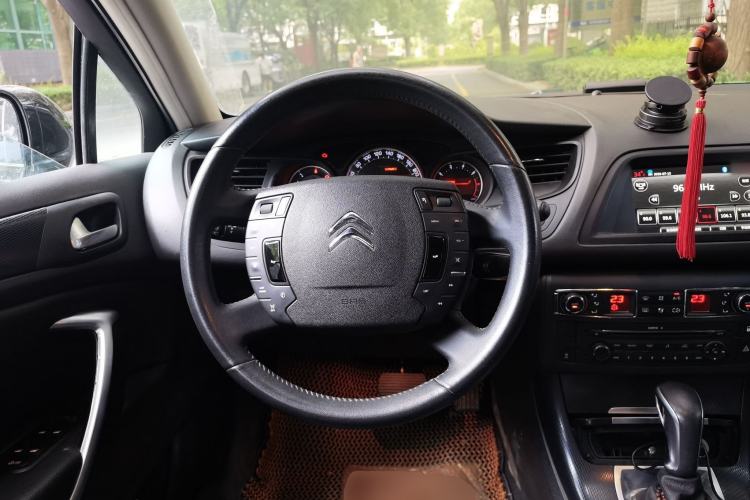 Used Citroen C5 2014 1.6T Automatic Luxury Model Steering Wheel